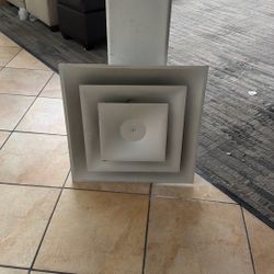 Selling Air Vent- $10