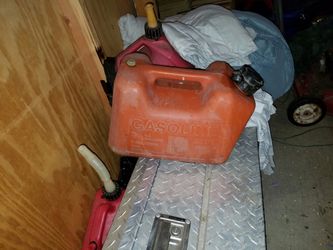Gas tank