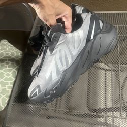 Yeezy Boost 700 MNVN Metallic 
