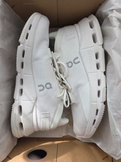 On women's Cloudnova 2 shoes