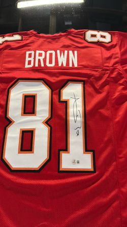 New Antonio Brown SiGNED Jersey