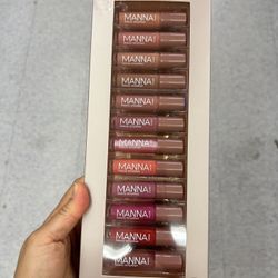 NWT Manna Kadar 12pcs Liplock delux set