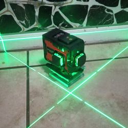 Nivel Laser level 3D 12 Line Green Self-Leveling 360° Rotary Cross Measurement new. nuevo láser para construcción tile o carpinteria o mas tengo difer