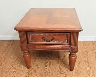 Traditional Wood End Table with Drawer