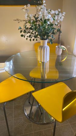 Dining table with 4Chairs