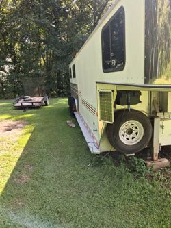 3 slant horse trailer