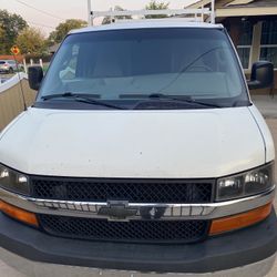 Chevy Express Van 3500