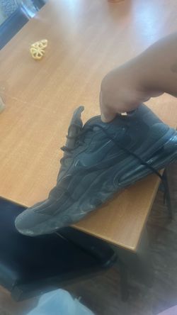 Nike Air Max 270 React Triple Black Sneaker