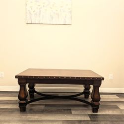 Solid Wood Coffee Table (Good condition)