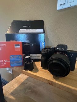 Sony A7 IV Full-Frame Camera + Lenses – Under 1,000 Shutter Count – Like New
