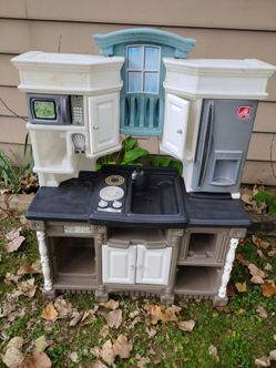 Step 2 Play Kitchen!