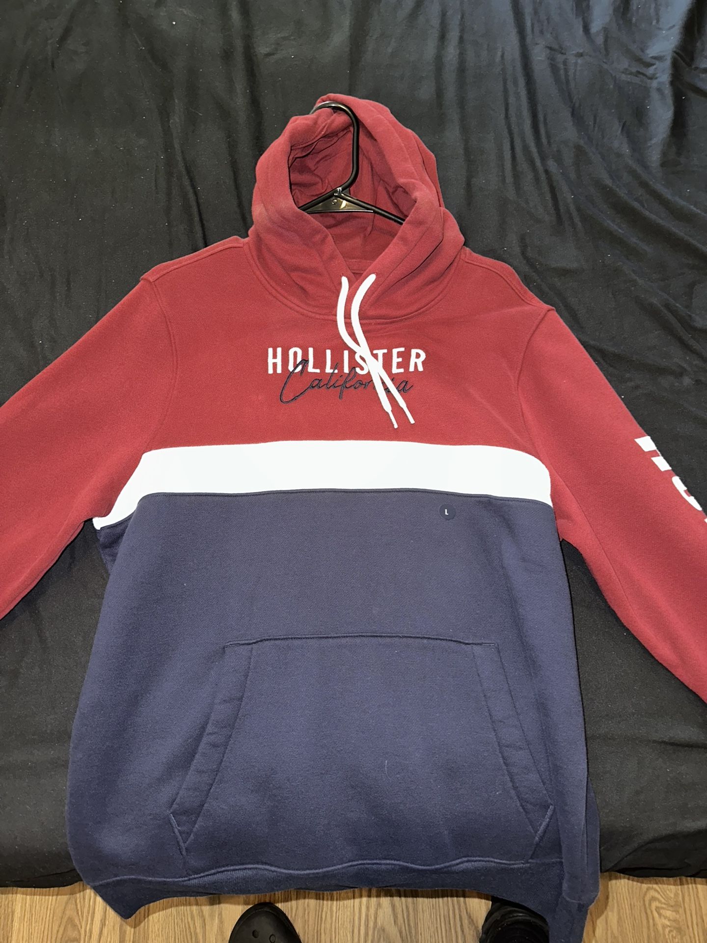 L Hollister Hoodie 