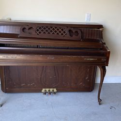 Kimball Artist Console piano