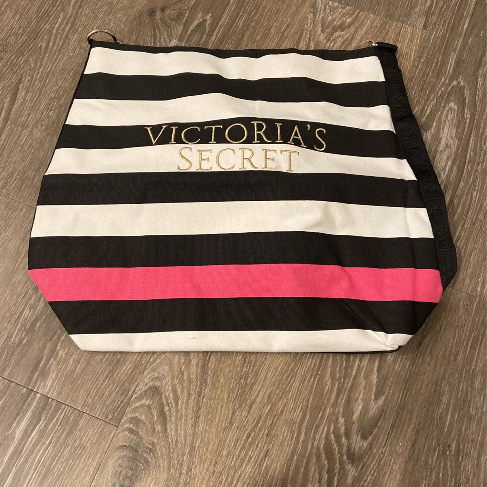 Vs Tote Bag