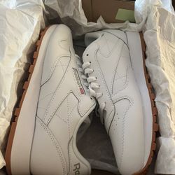 New Reebok Size 9.5 Men Shoes 