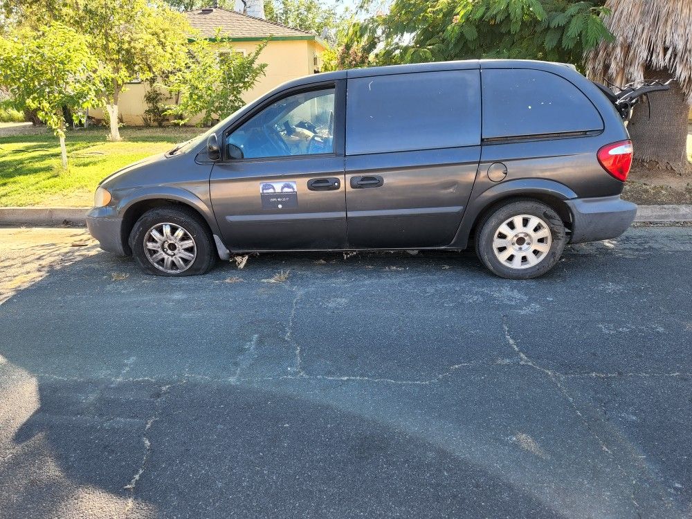 2005 Dodge Caravan