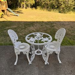Antique Victorian-Style White Cast Iron Bistro Dining Set