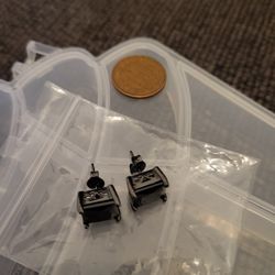 New Sterling Silver Black
Cubic Zirconia 9mm Princess-Cut Stud