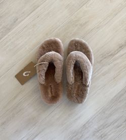 NWT OluKai Shearling Sandsls, Sz 7