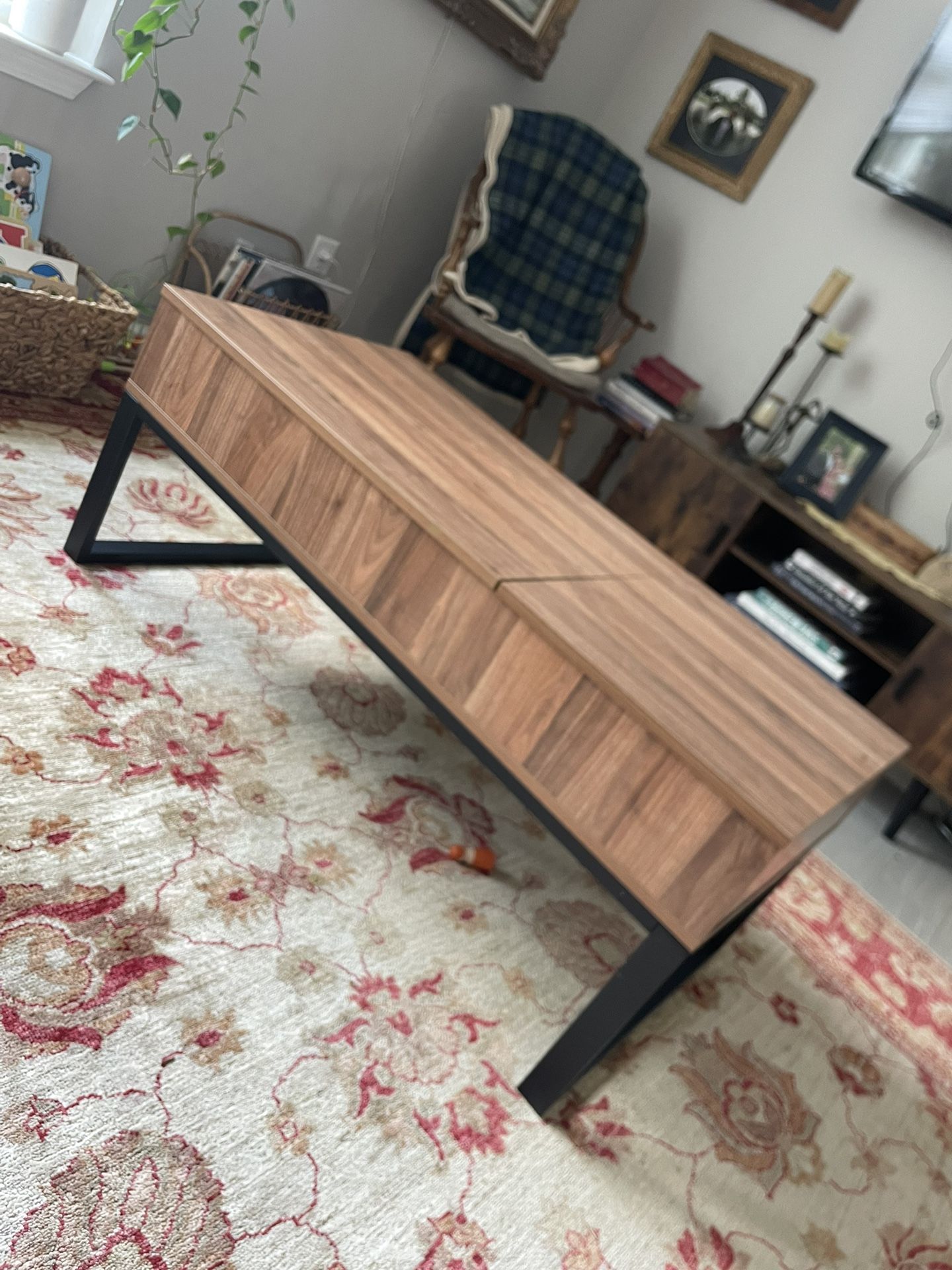 Wood Lift Top Coffee Table