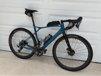 GT Grade Carbon Gravel bike size 55cm