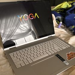 Laptop- Touchscreen 