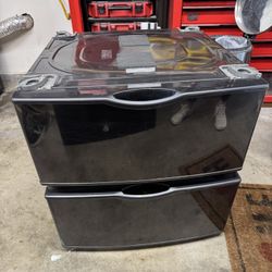 Samsung 27in Pedestal For Washer And Dryer 
