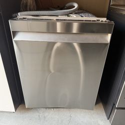 24 Inch Fully Integrated BuiltIn Smart Dishwasher 7 Wash Cycles Wi-Fi.  Stainless Steel