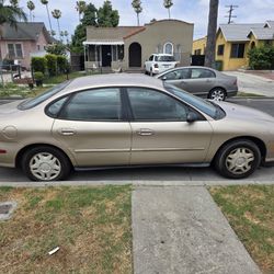 1999 Ford Taurus