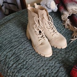 Women's Dress Boots Never Ever Worn 