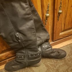 Black Boots