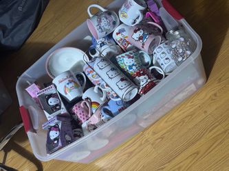 Huge hello kitty dishwear bundle