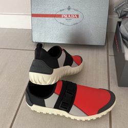 Authentic prada Shoes Brandnew Never Been Worn 100%