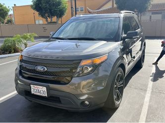 2015 Ford Explorer 8k or best offer