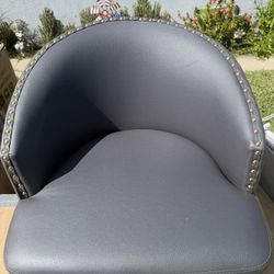 4 Stools (twist) Still In Box 