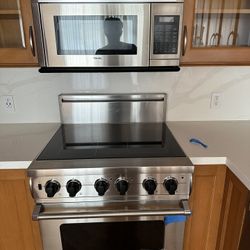 Viking  Professional Stove / Microwave 