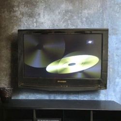 Sylvania 19" TV / DVD PLAYER/ COMPUTER MONITOR