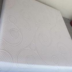 White memory foam queen  size mattress set