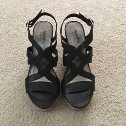 Coach And Four Black Wedge 7