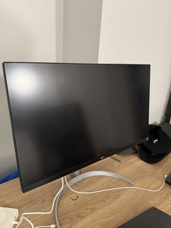 27in LG UltraFine 4K Monitor w/ Charging
