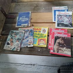 Year Books NY Yanks N Mets