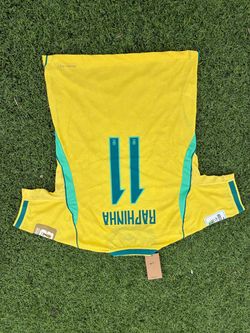 Brazil Raphinha #11 Nike Soccer Jersey size medium