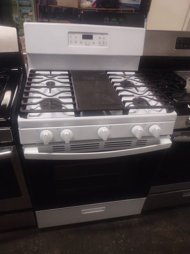 GE White 5 Burner Stove Working Great Condition