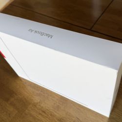 Brand New, Sealed, 2025 Silver MacBook Air M4 16GB RAM, 256GB Storage