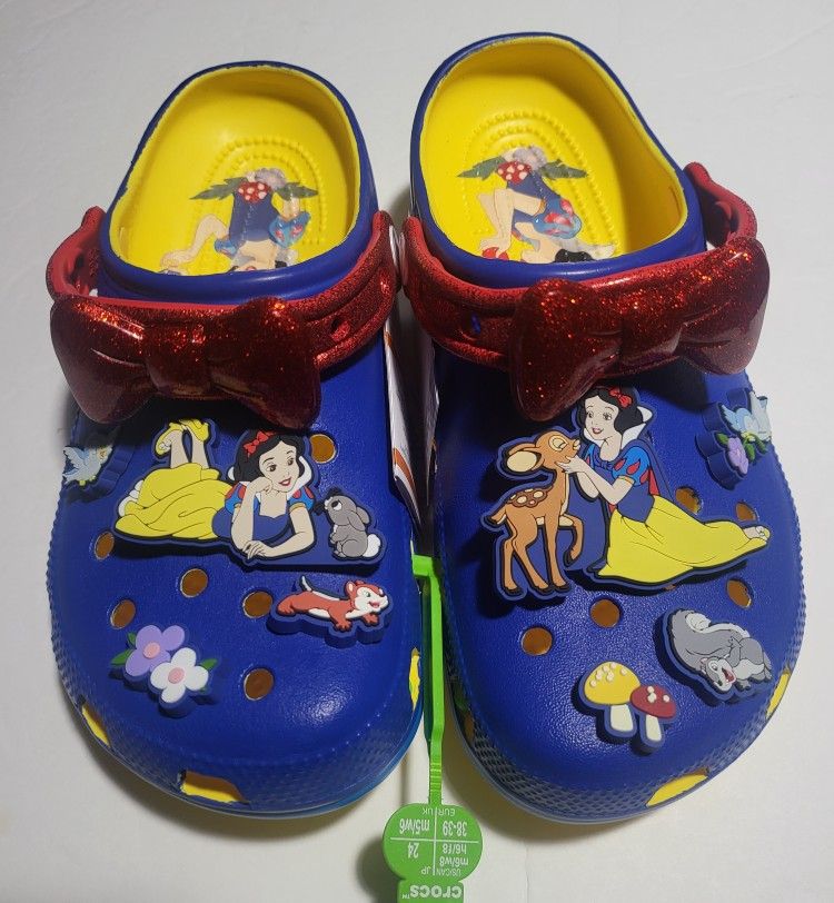 Disney Crocs Snowwhite And Seven Dwarfs Crocs New With Tags Exclusive Size 8 Women 