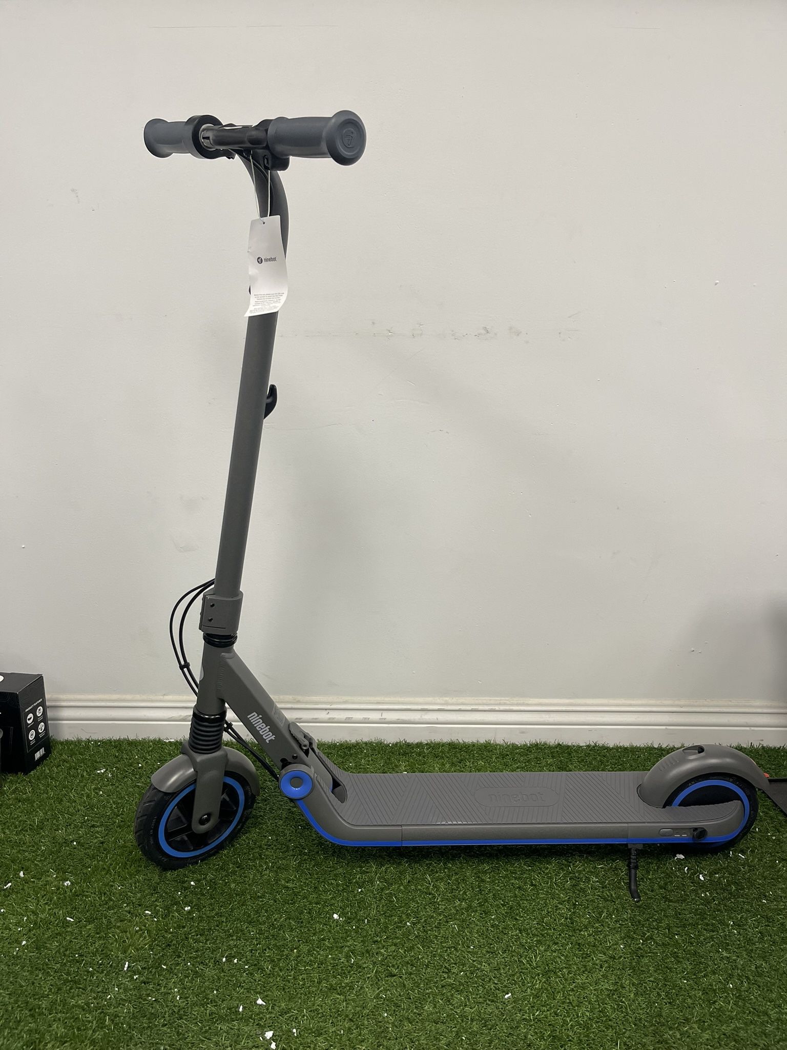 Segway Ninebot eKickScooter ZING E10(certified refurbished)