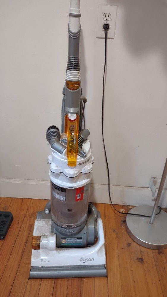 Dyson Vacuum 