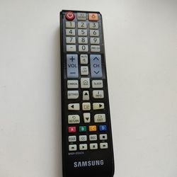 Samsung TV Remote Control (Model: BN59-01267A) For Sale 