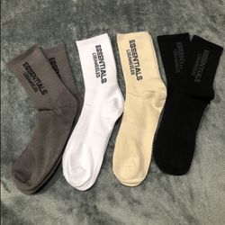 4 Pairs Of Essentials Socks 
