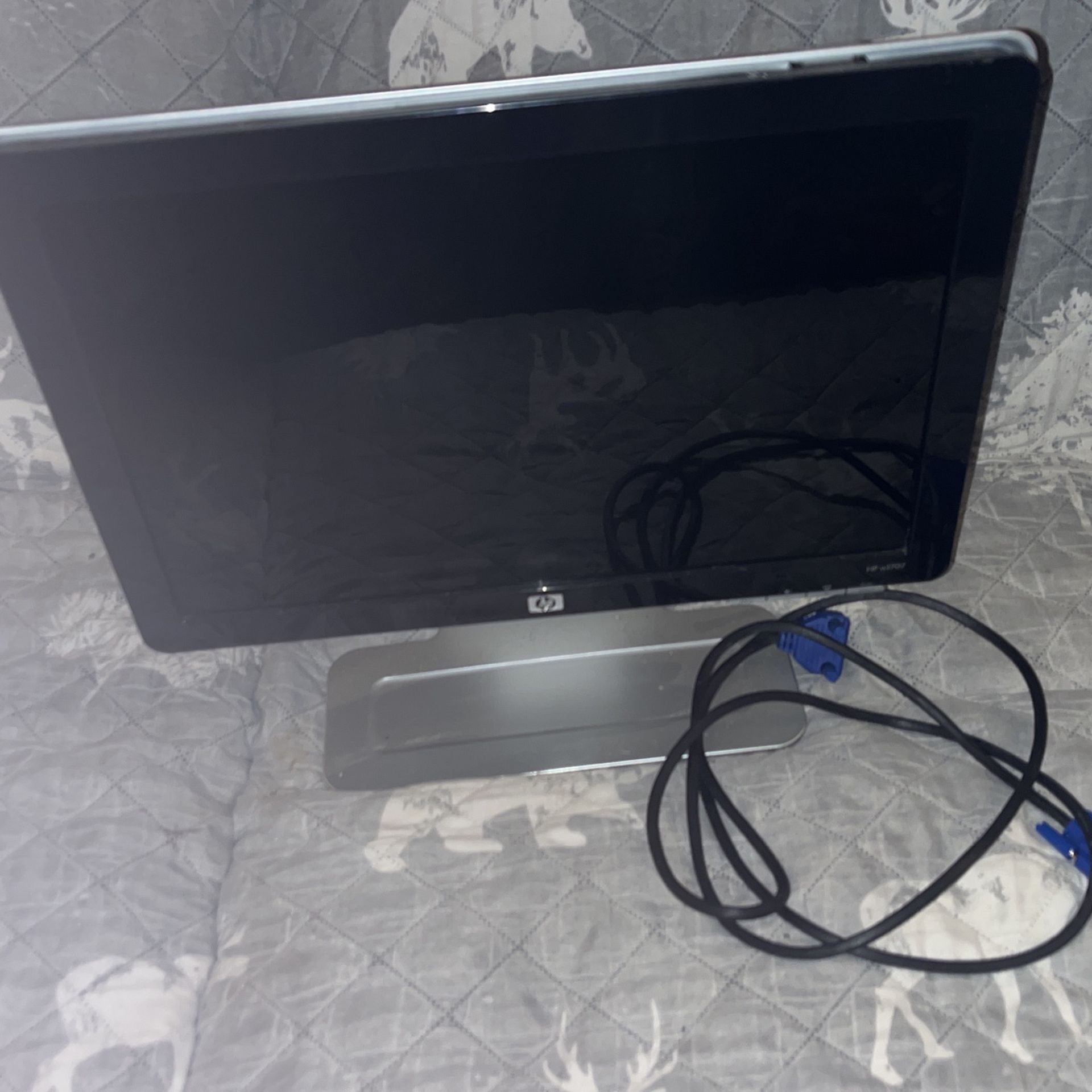 17’ Wide HP LCD monitor